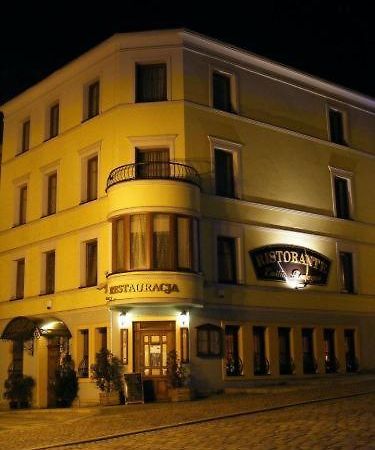 Przy Zelaznym Moscie Bed & Breakfast Клодзко Екстериор снимка